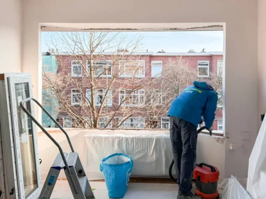 Voorbereiding voor de montage van nieuwe Aluplast 7000 New kozijnen in ’s-Gravenhage